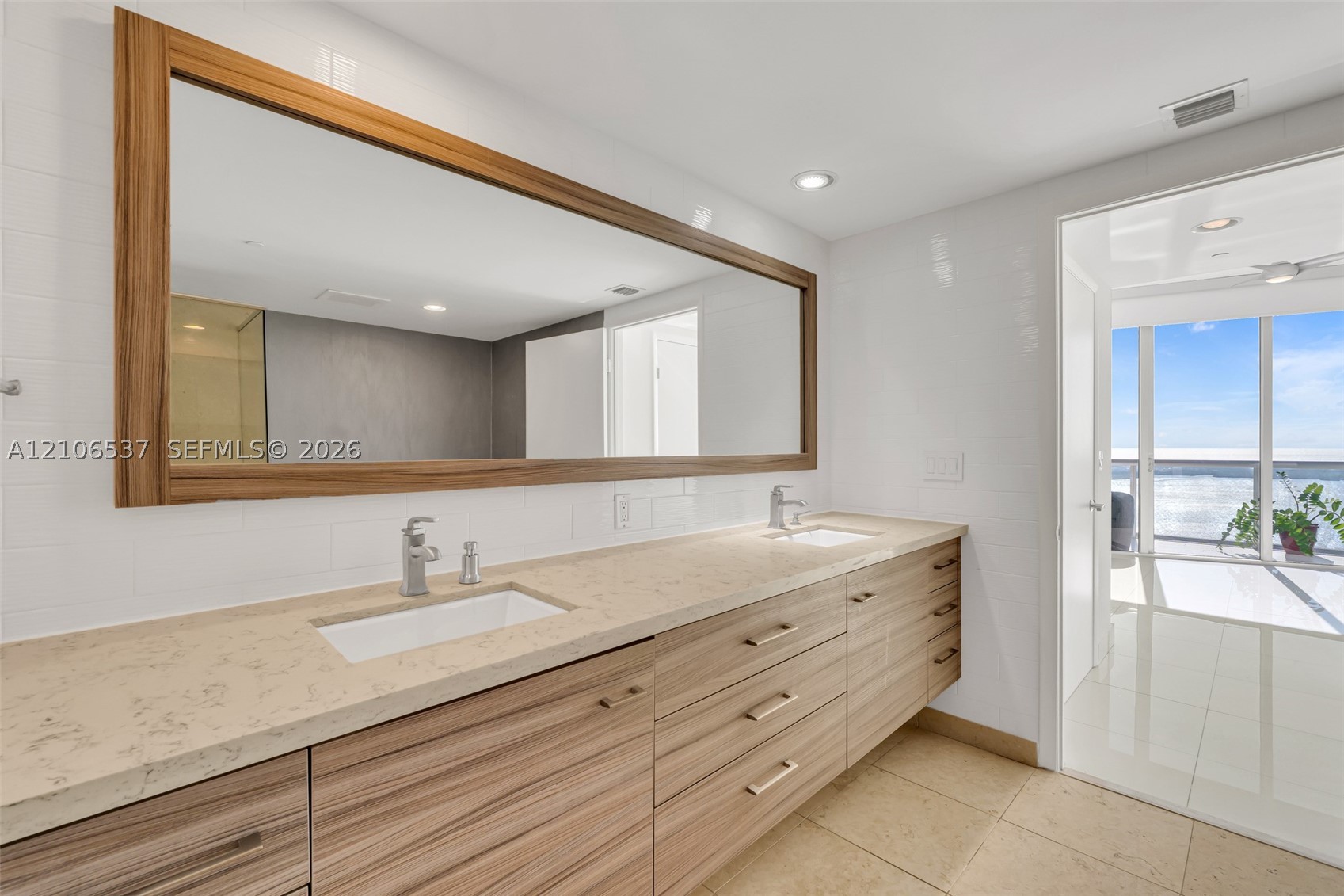 465 Brickell Ave #5203, Miami FL 33131