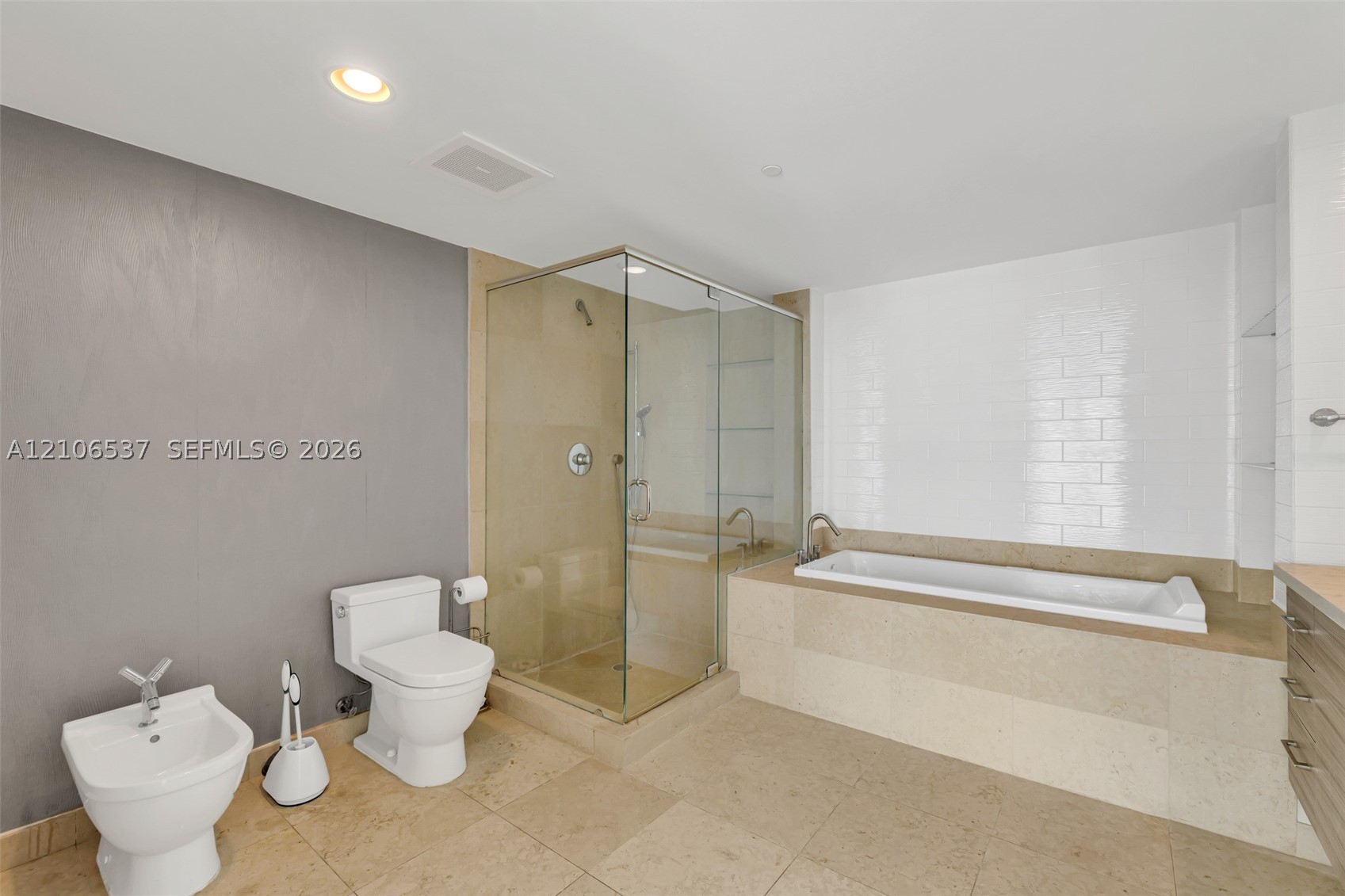 465 Brickell Ave #5203, Miami FL 33131