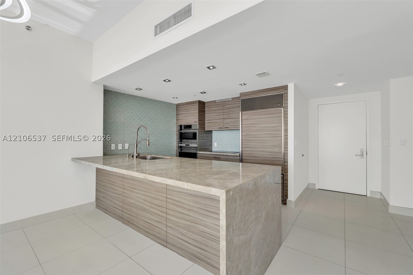 465 Brickell Ave #5203, Miami FL 33131