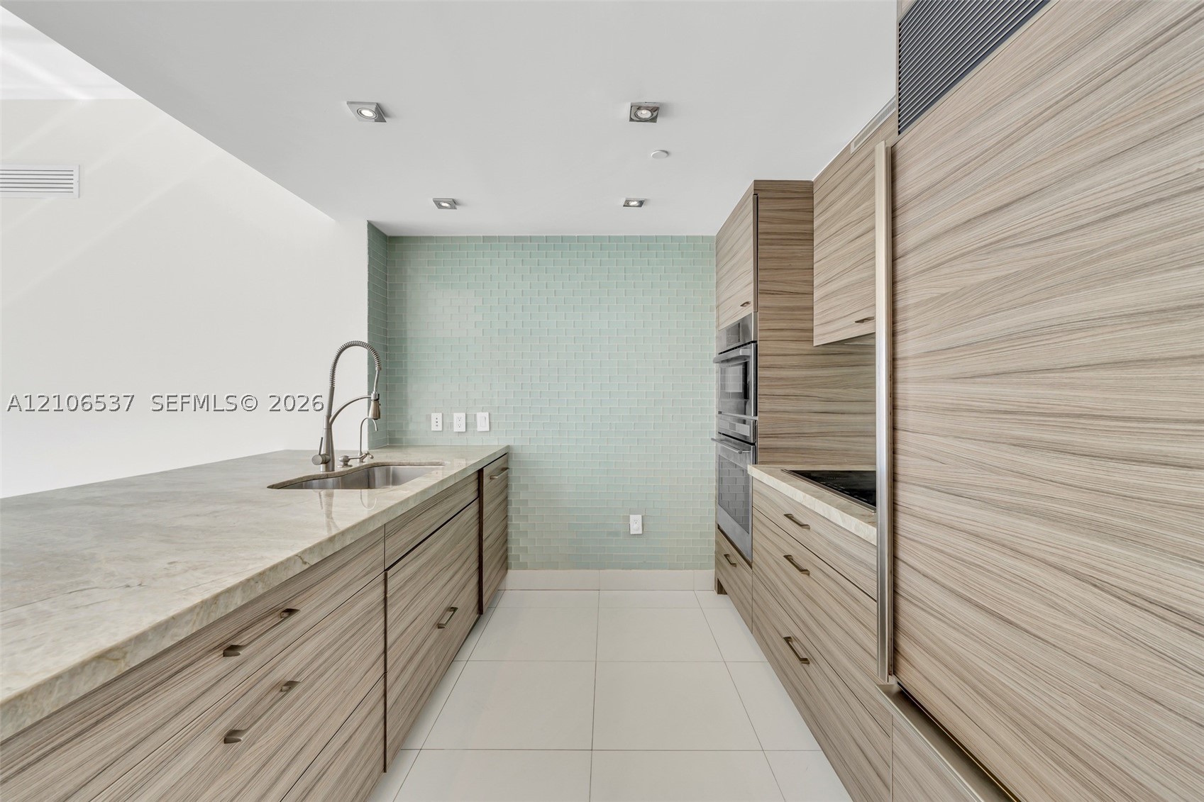 465 Brickell Ave #5203, Miami FL 33131