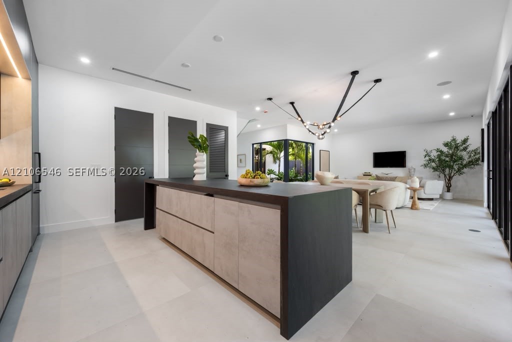 6335 SW 34th St, Miami FL 33155
