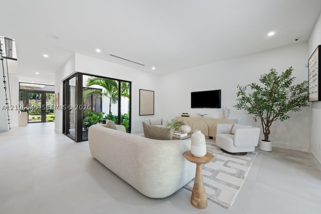 6335 SW 34th St, Miami FL 33155