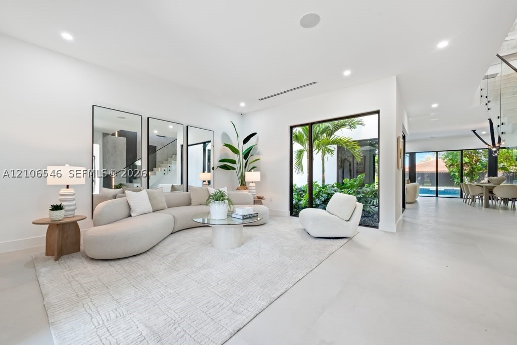 6335 SW 34th St, Miami FL 33155