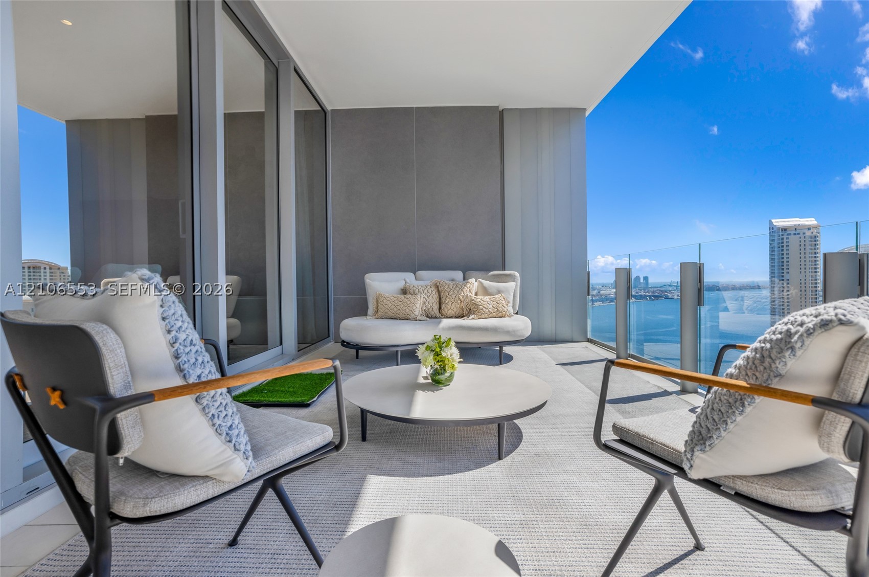 300 Biscayne Boulevard Way #3002E, Miami FL 33131