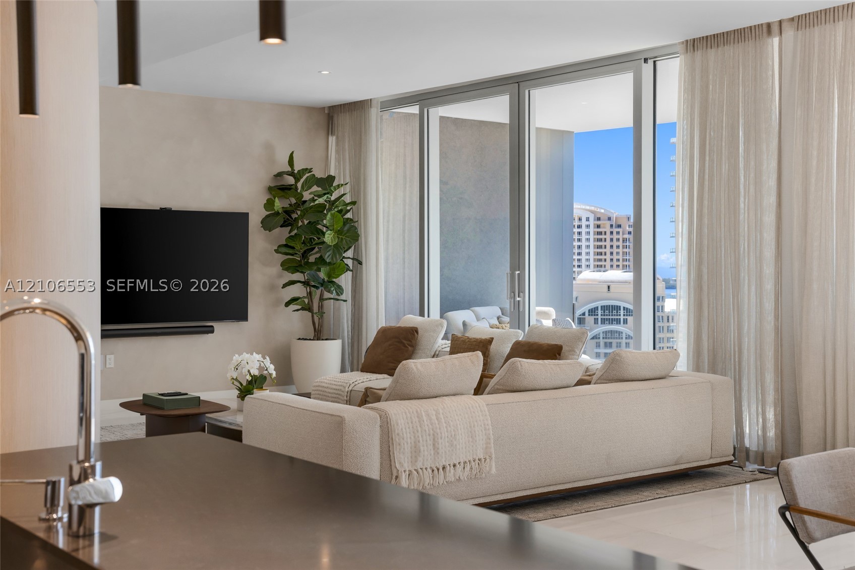 300 Biscayne Boulevard Way #3002E, Miami FL 33131