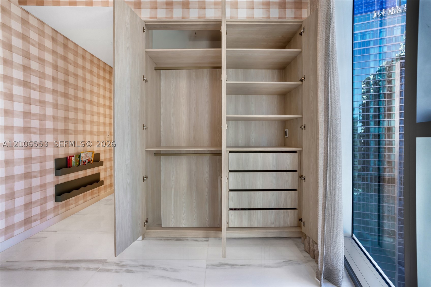 300 Biscayne Boulevard Way #3002E, Miami FL 33131