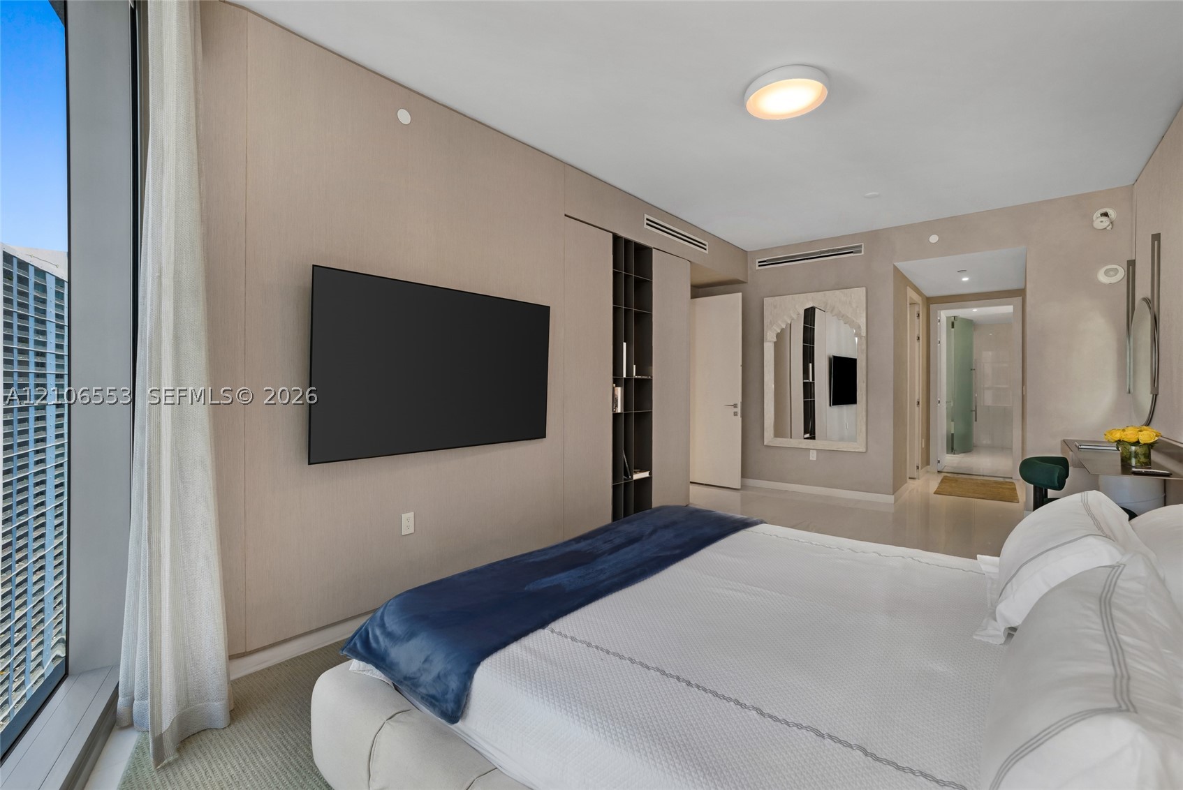 300 Biscayne Boulevard Way #3002E, Miami FL 33131