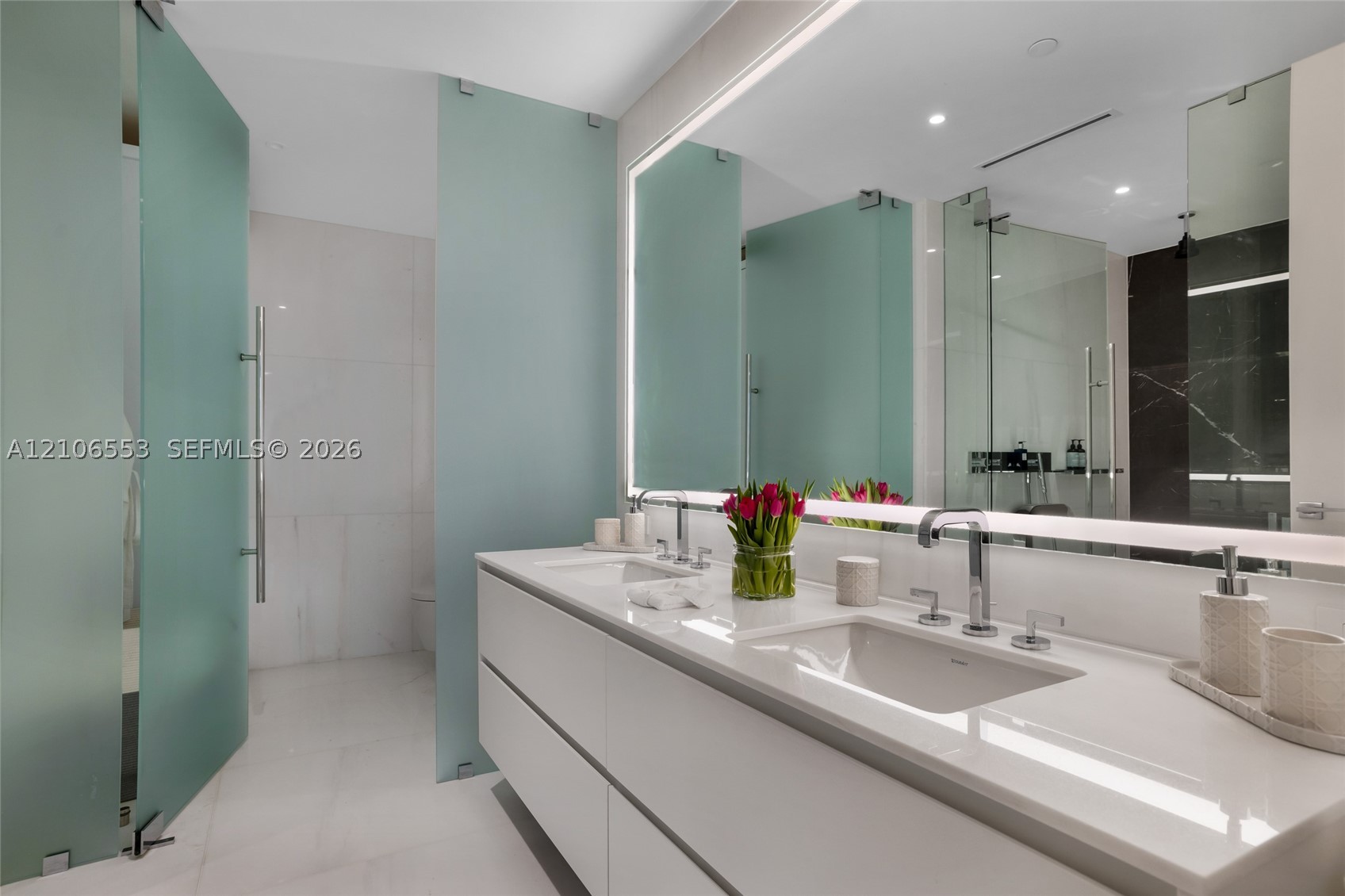 300 Biscayne Boulevard Way #3002E, Miami FL 33131
