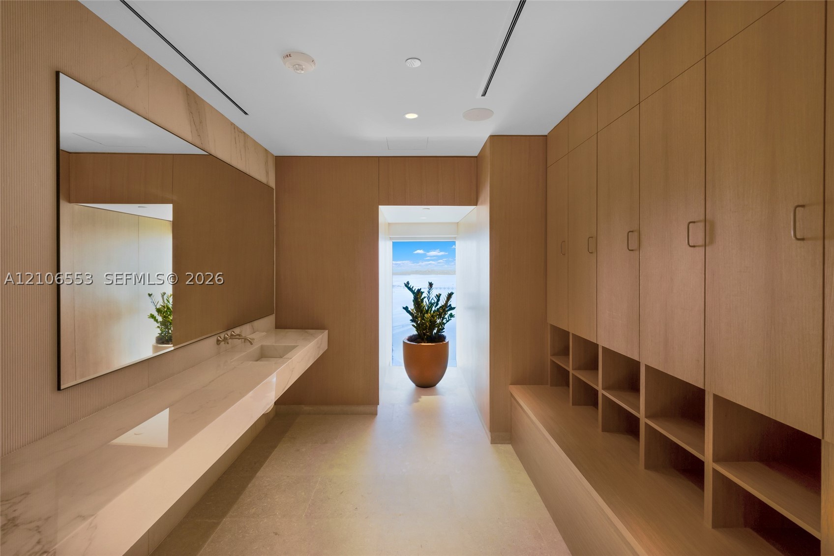 300 Biscayne Boulevard Way #3002E, Miami FL 33131