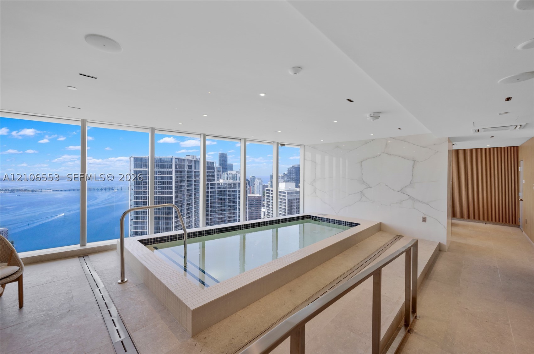 300 Biscayne Boulevard Way #3002E, Miami FL 33131