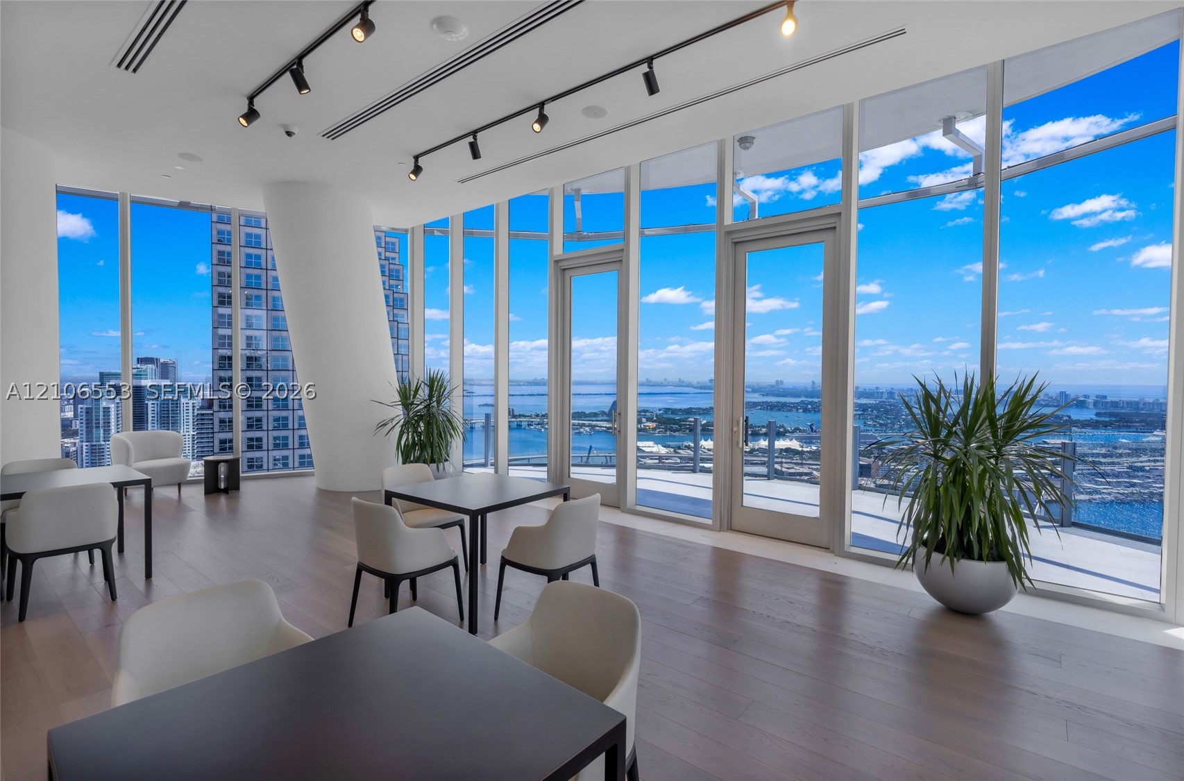 300 Biscayne Boulevard Way #3002E, Miami FL 33131