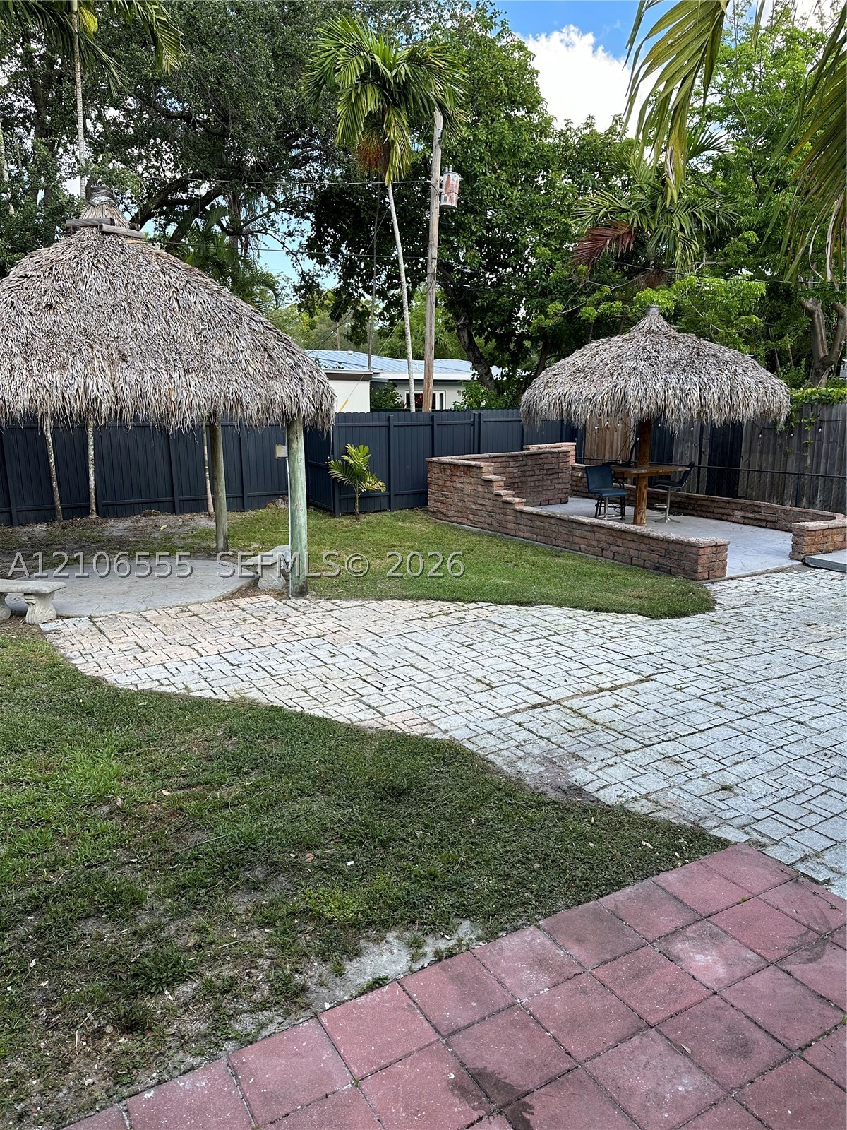 579 Hunting Lodge Dr, Miami Springs FL 33166
