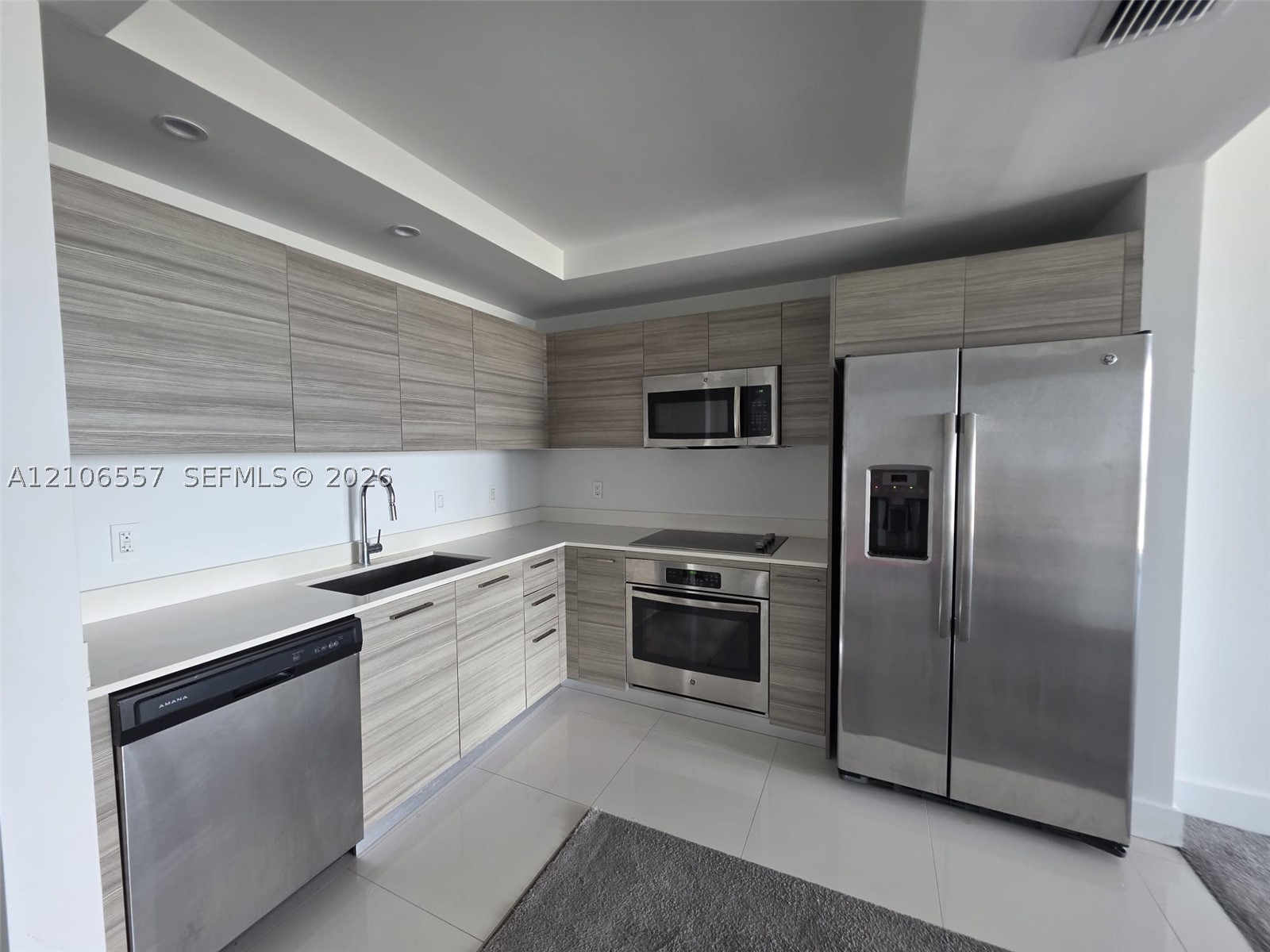 121 NE 34th St #1912, Miami FL 33137
