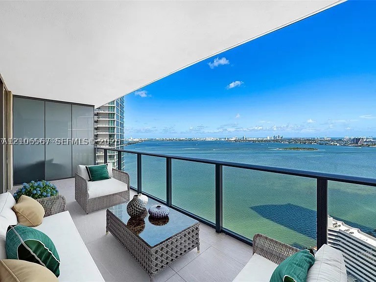 650 NE 32nd St #3003, Miami FL 33137