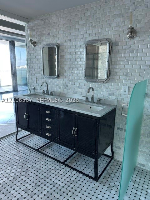 650 NE 32nd St #3003, Miami FL 33137