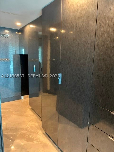 650 NE 32nd St #3003, Miami FL 33137