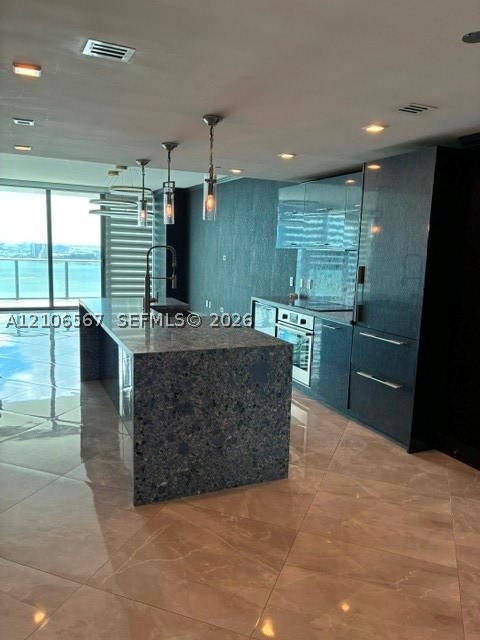 650 NE 32nd St #3003, Miami FL 33137