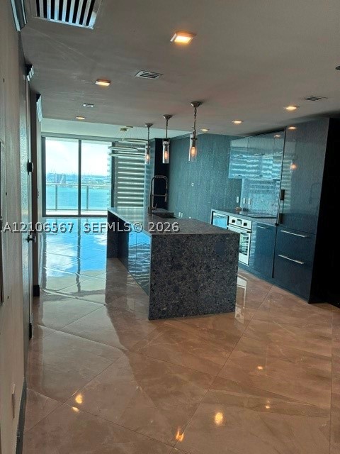 650 NE 32nd St #3003, Miami FL 33137