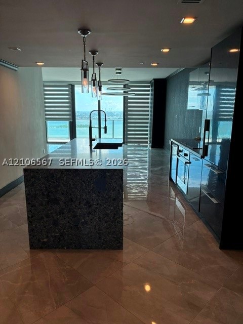 650 NE 32nd St #3003, Miami FL 33137