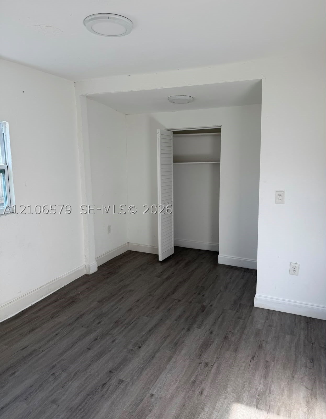 421 NW 77th St, Miami FL 33150