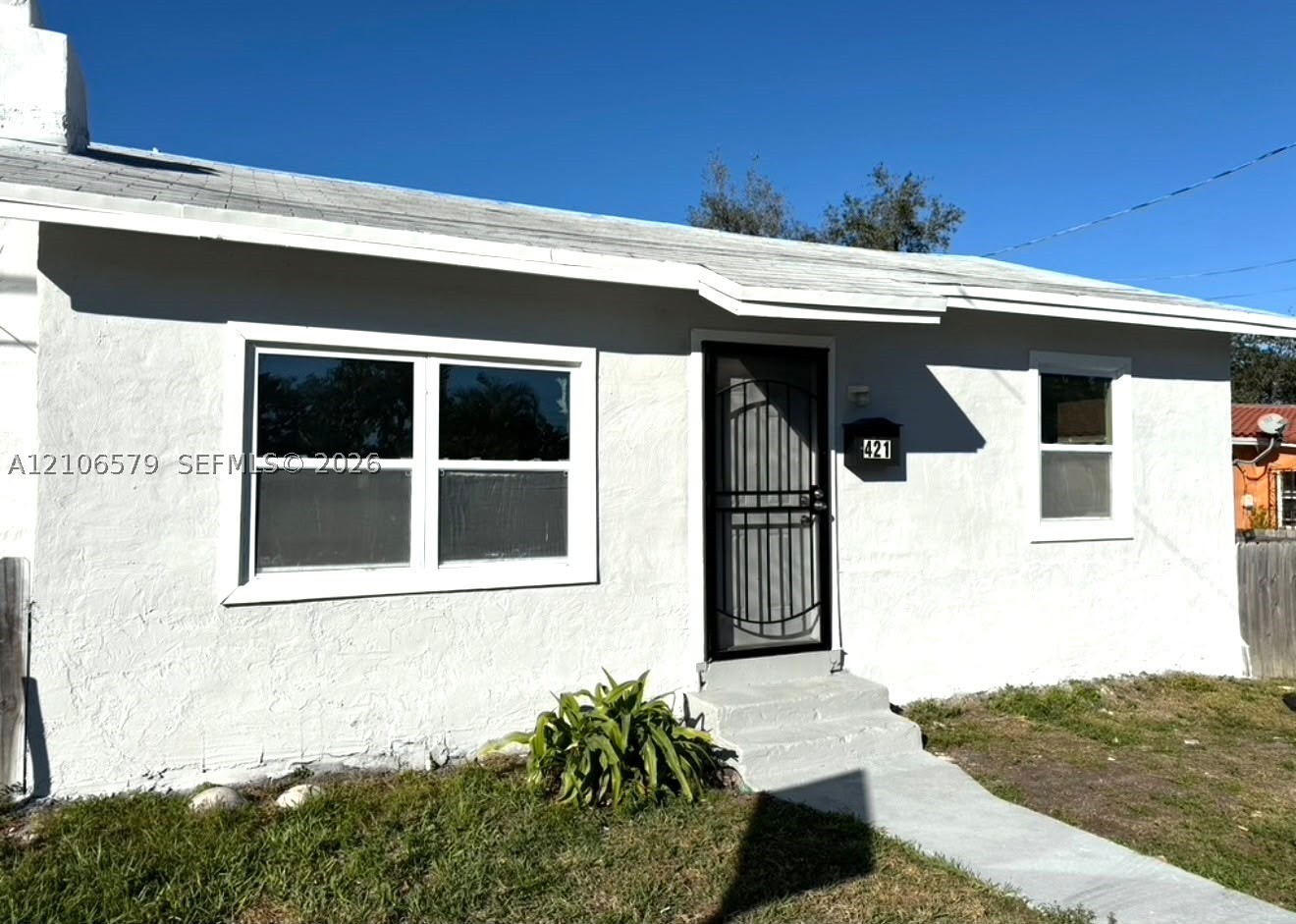 421 NW 77th St, Miami FL 33150