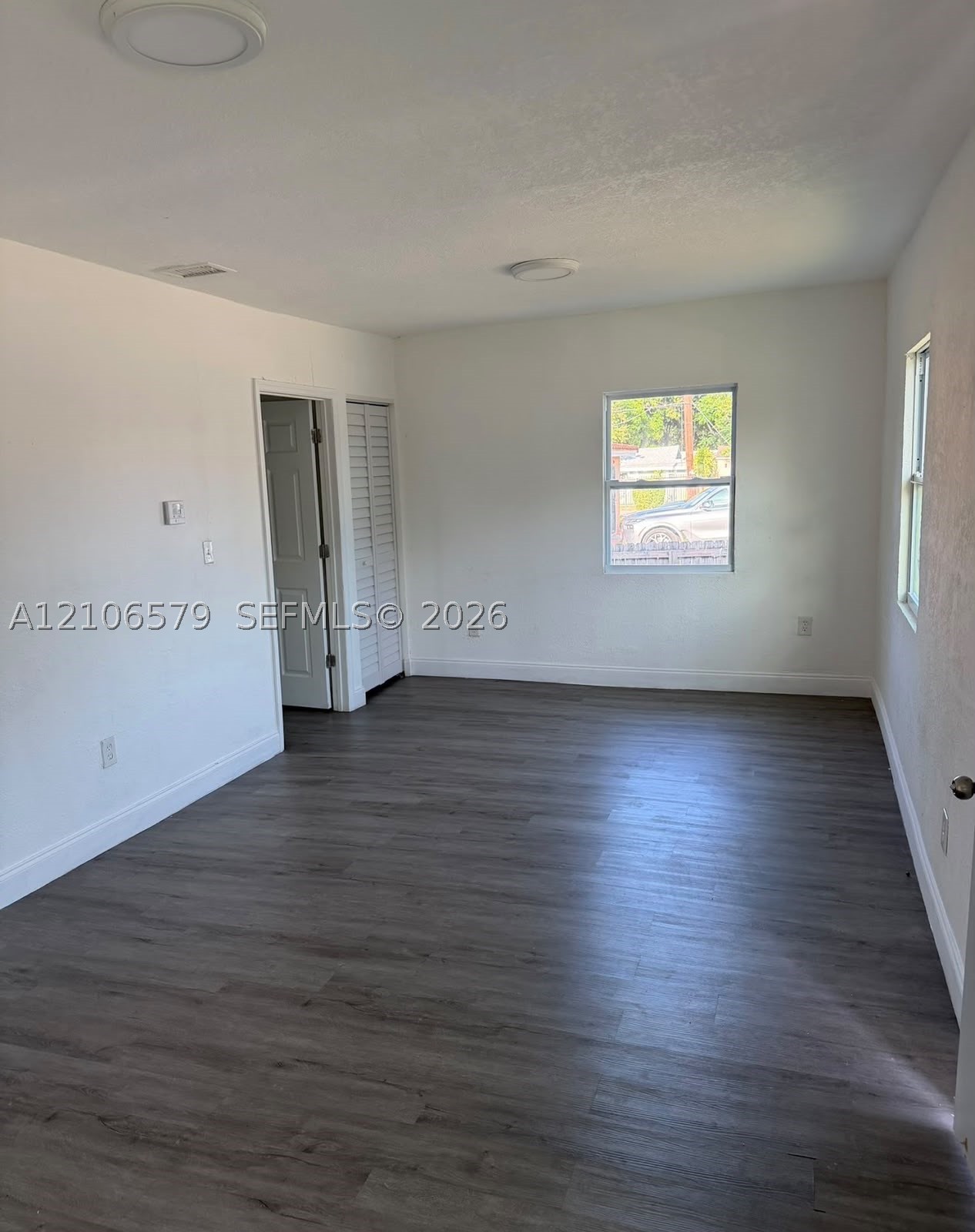 421 NW 77th St, Miami FL 33150
