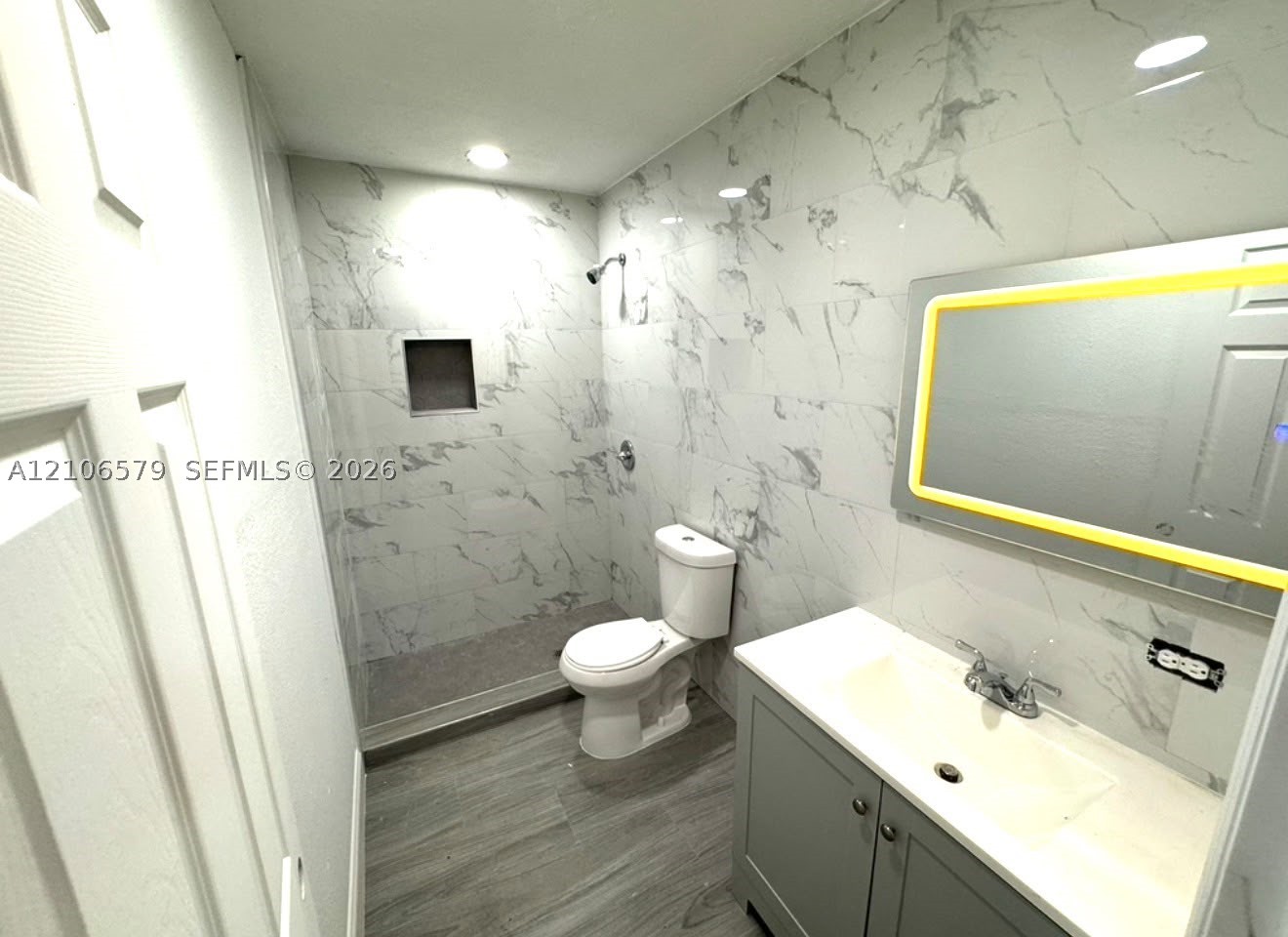 421 NW 77th St, Miami FL 33150