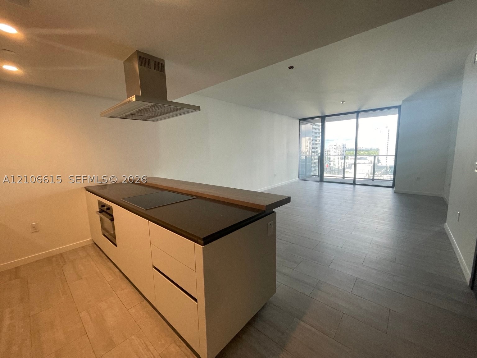 1000 Brickell Plz #1906, Miami FL 33131