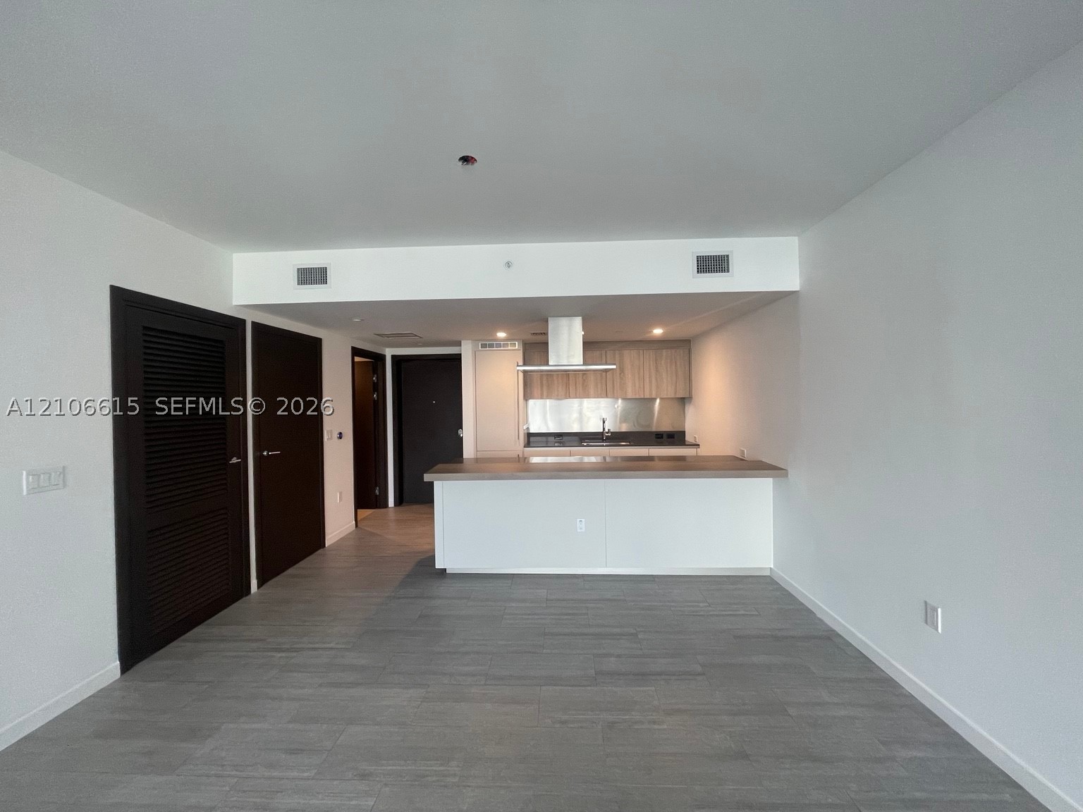 1000 Brickell Plz #1906, Miami FL 33131