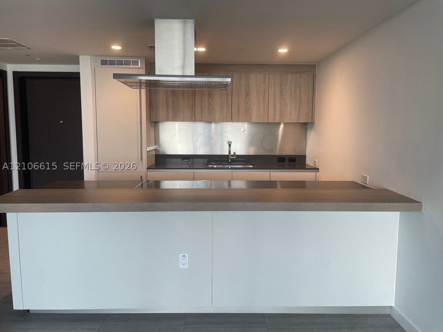1000 Brickell Plz #1906, Miami FL 33131
