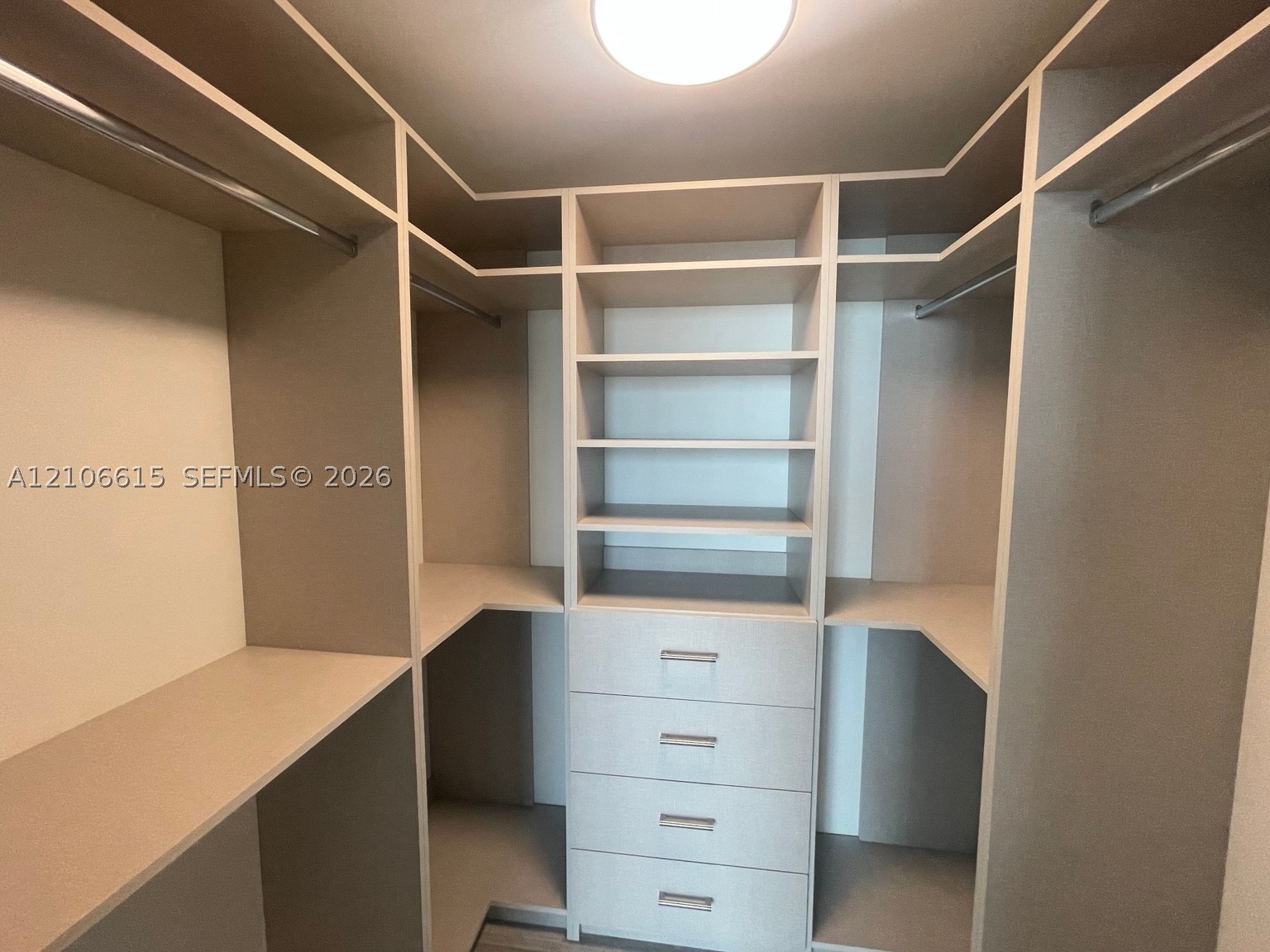 1000 Brickell Plz #1906, Miami FL 33131