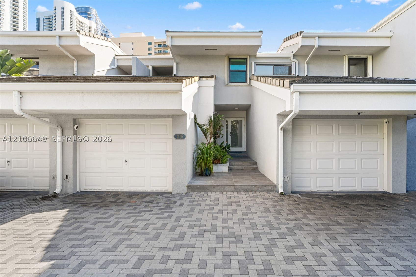 216 Poinciana Dr #206, Sunny Isles Beach FL 33160