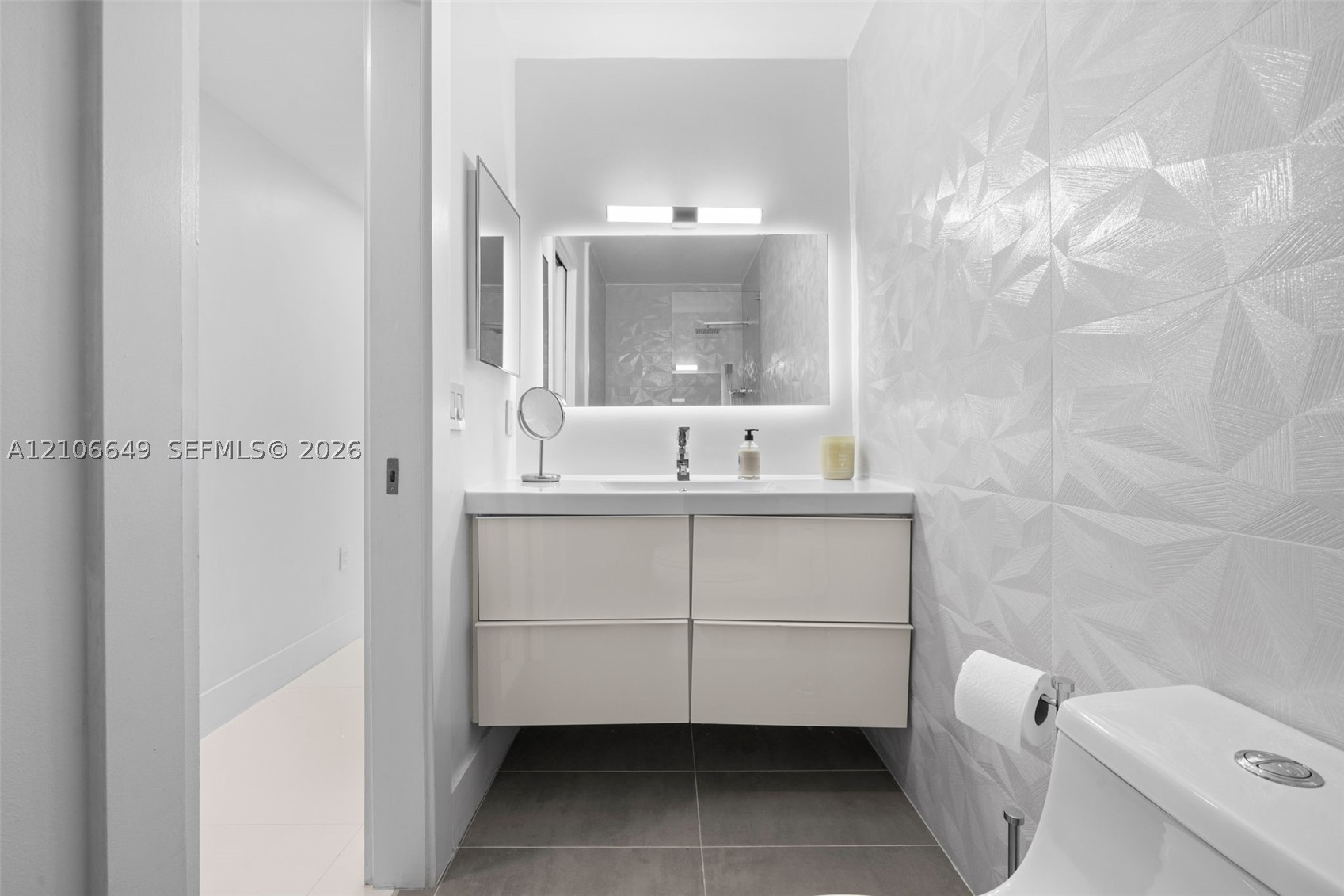 216 Poinciana Dr #206, Sunny Isles Beach FL 33160