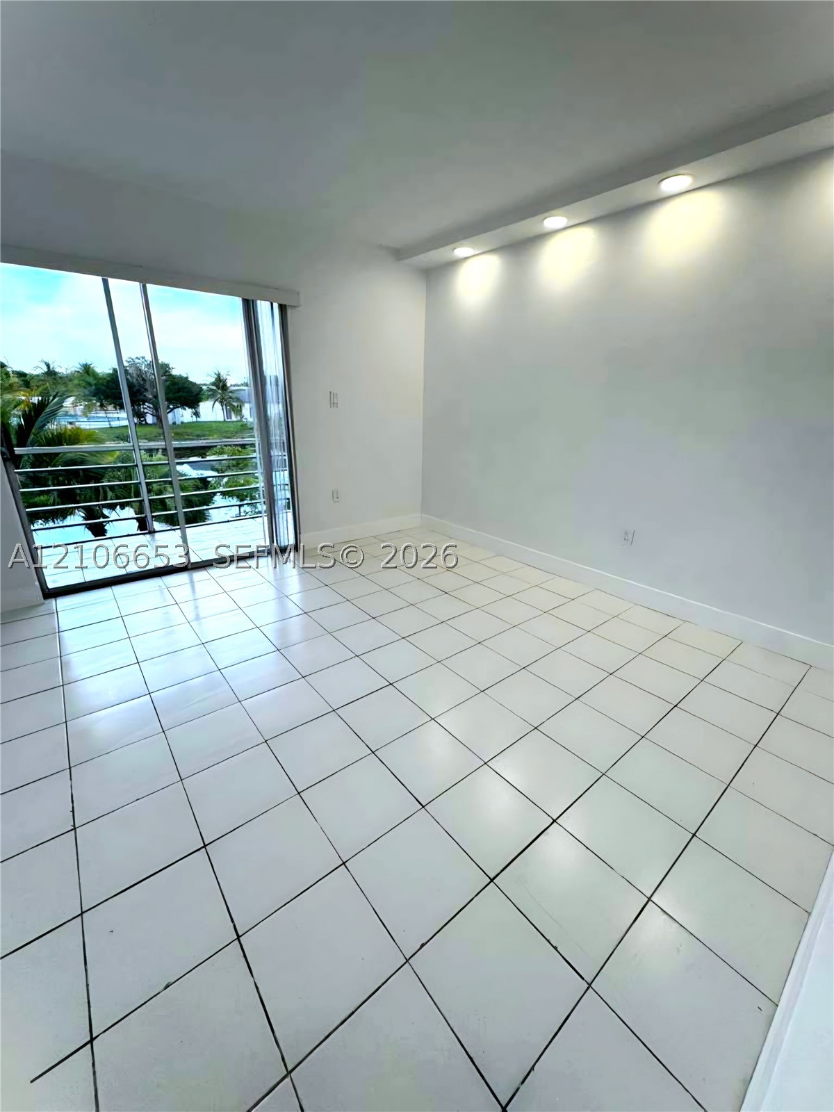 65 NE 202nd Ter #Q30, North Miami Beach FL 33179