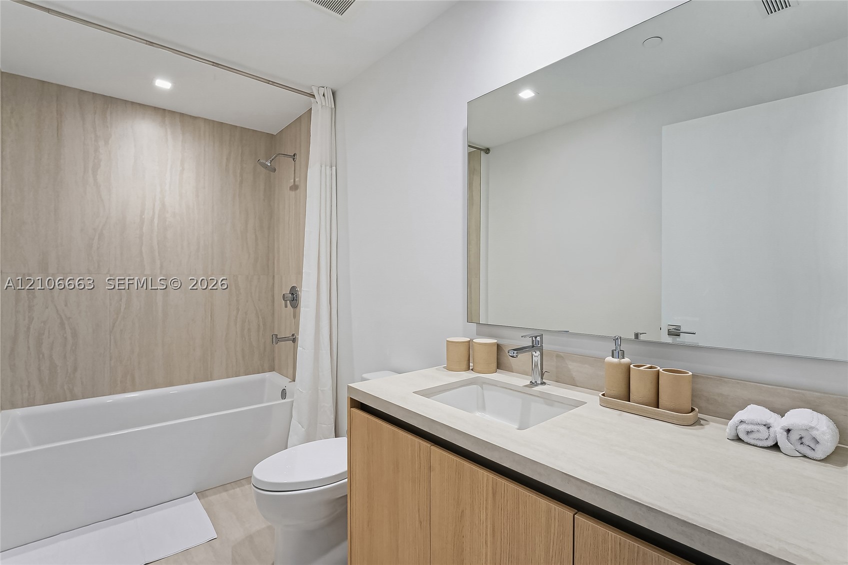 2411 Laguna Circle #409, North Miami FL 33181