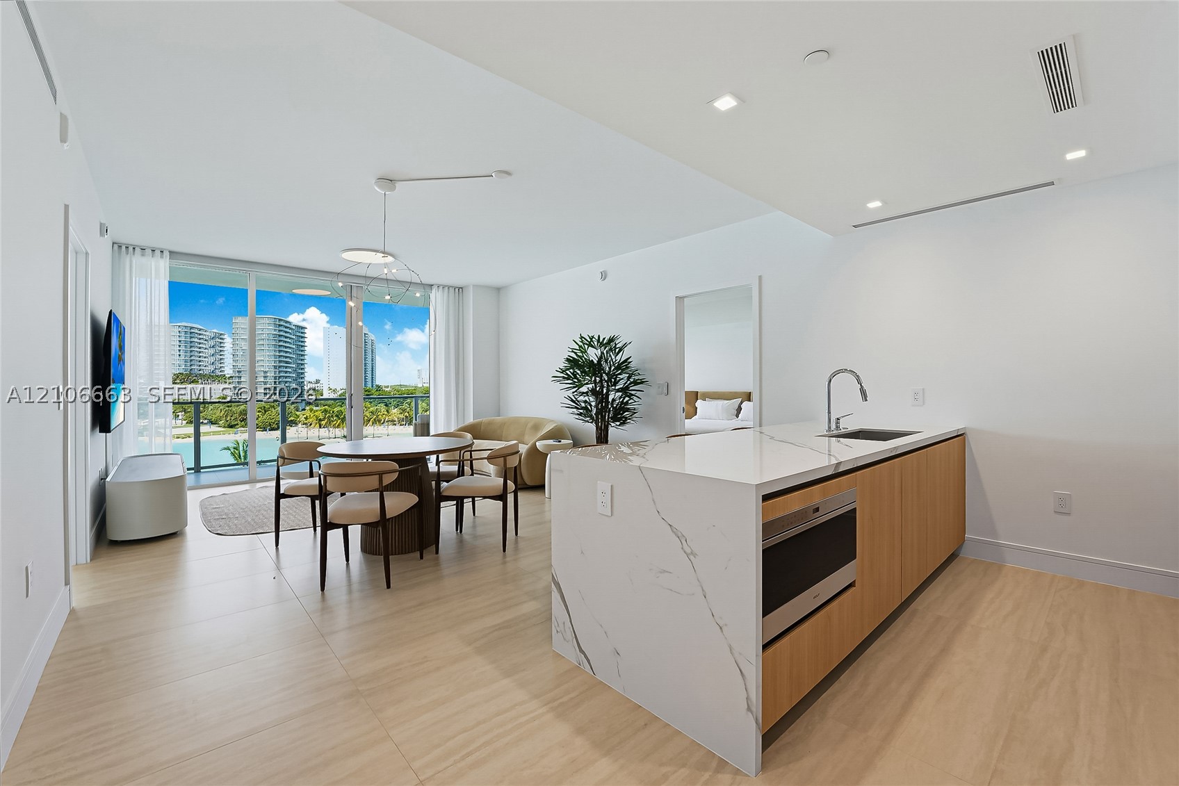 2411 Laguna Circle #409, North Miami FL 33181