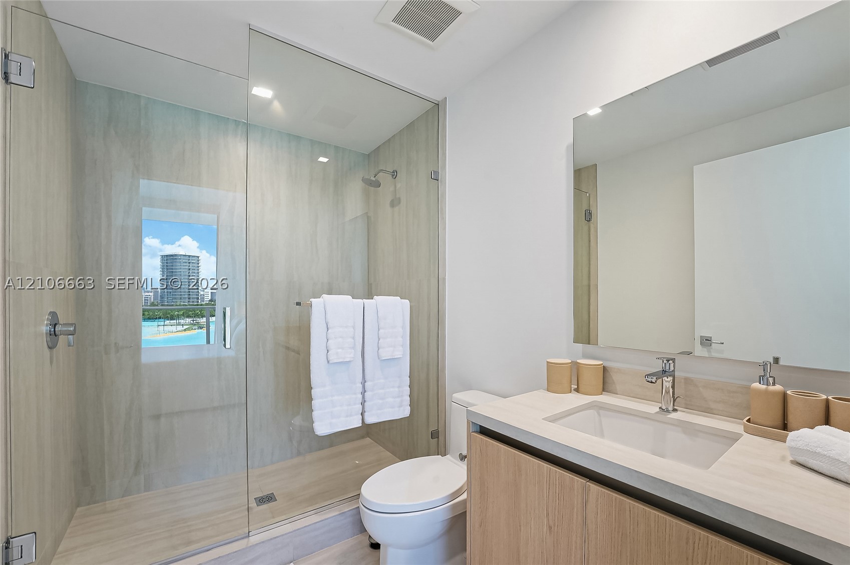 2411 Laguna Circle #409, North Miami FL 33181