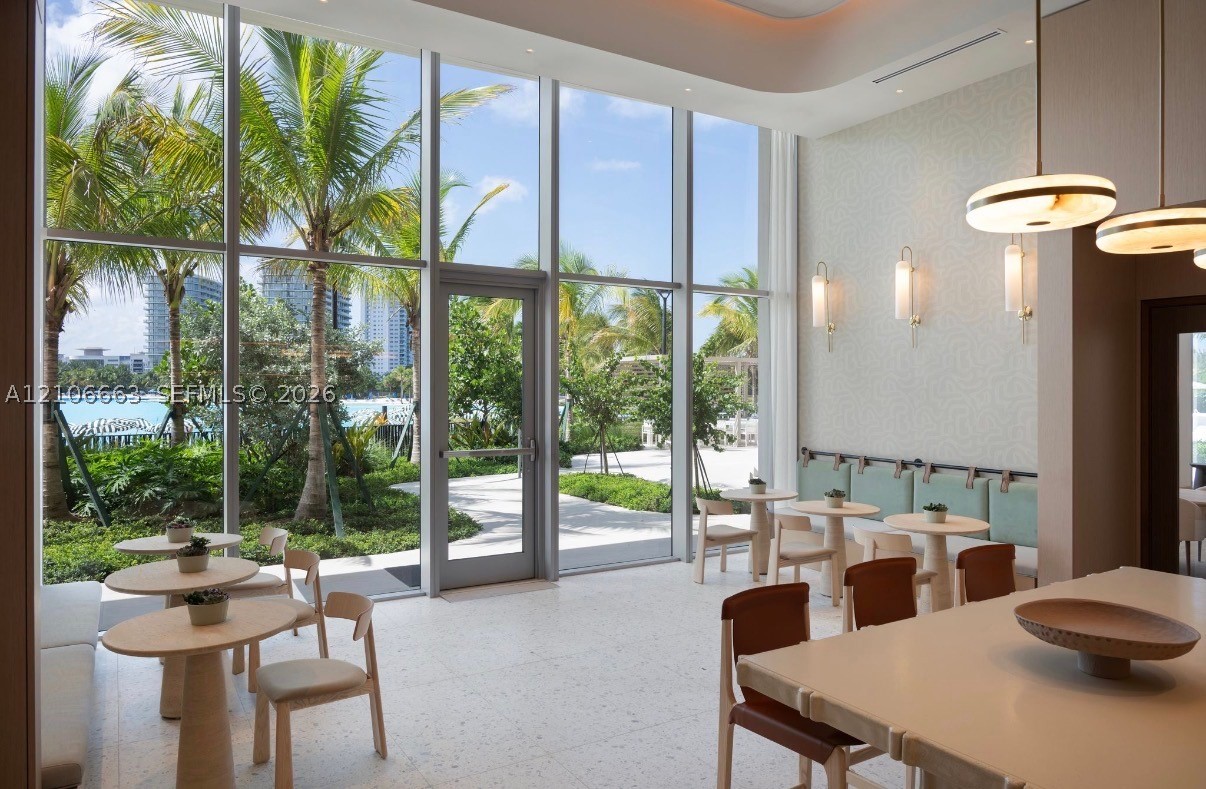 2411 Laguna Circle #409, North Miami FL 33181