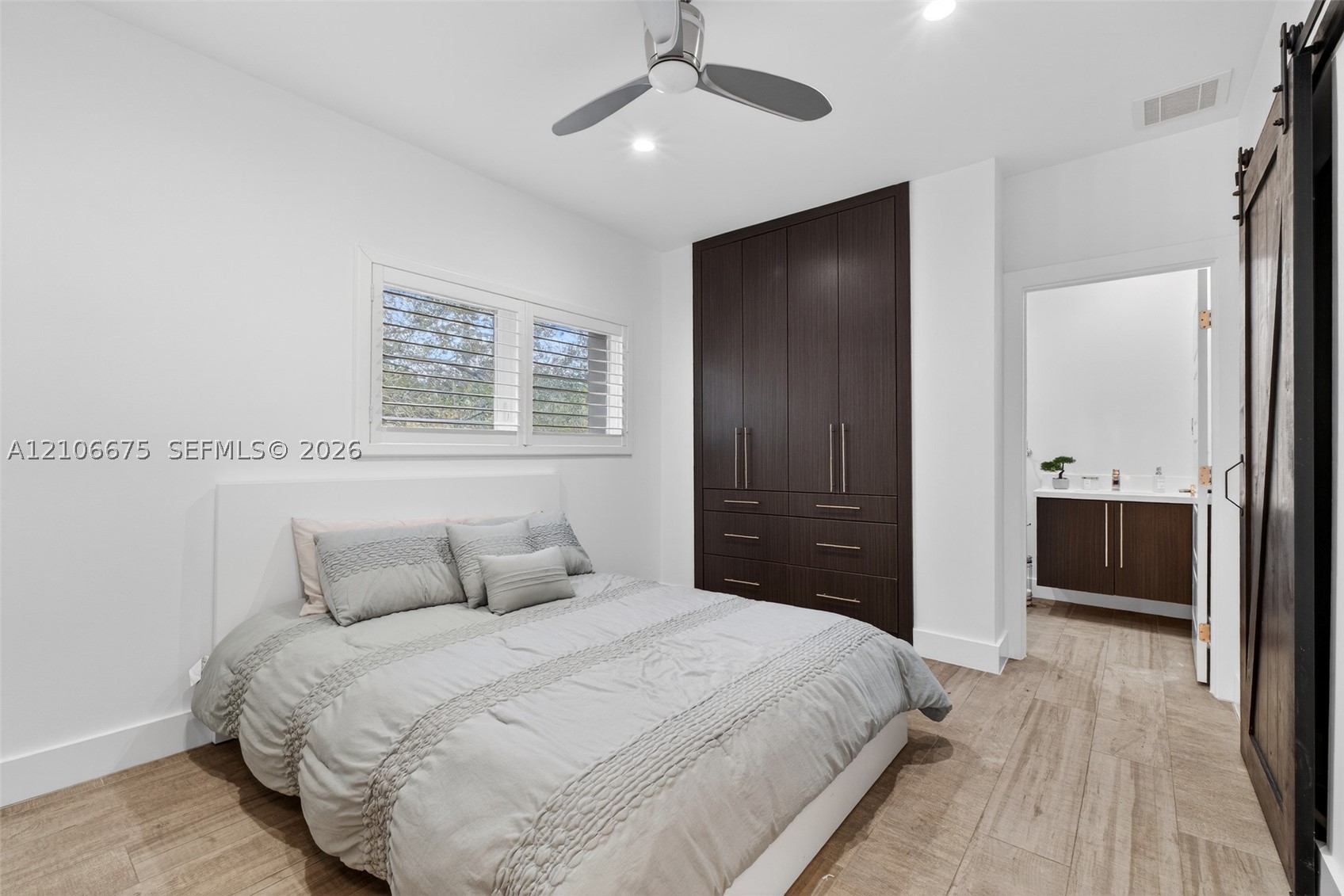 3231 Salzedo St, Coral Gables FL 33134