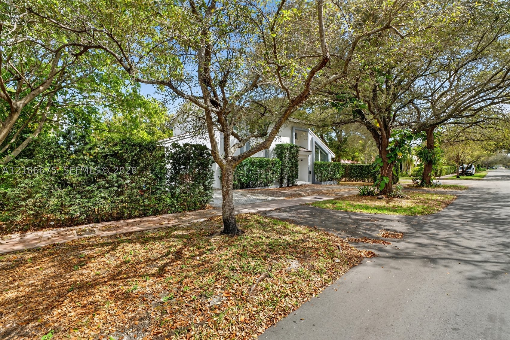 3231 Salzedo St, Coral Gables FL 33134