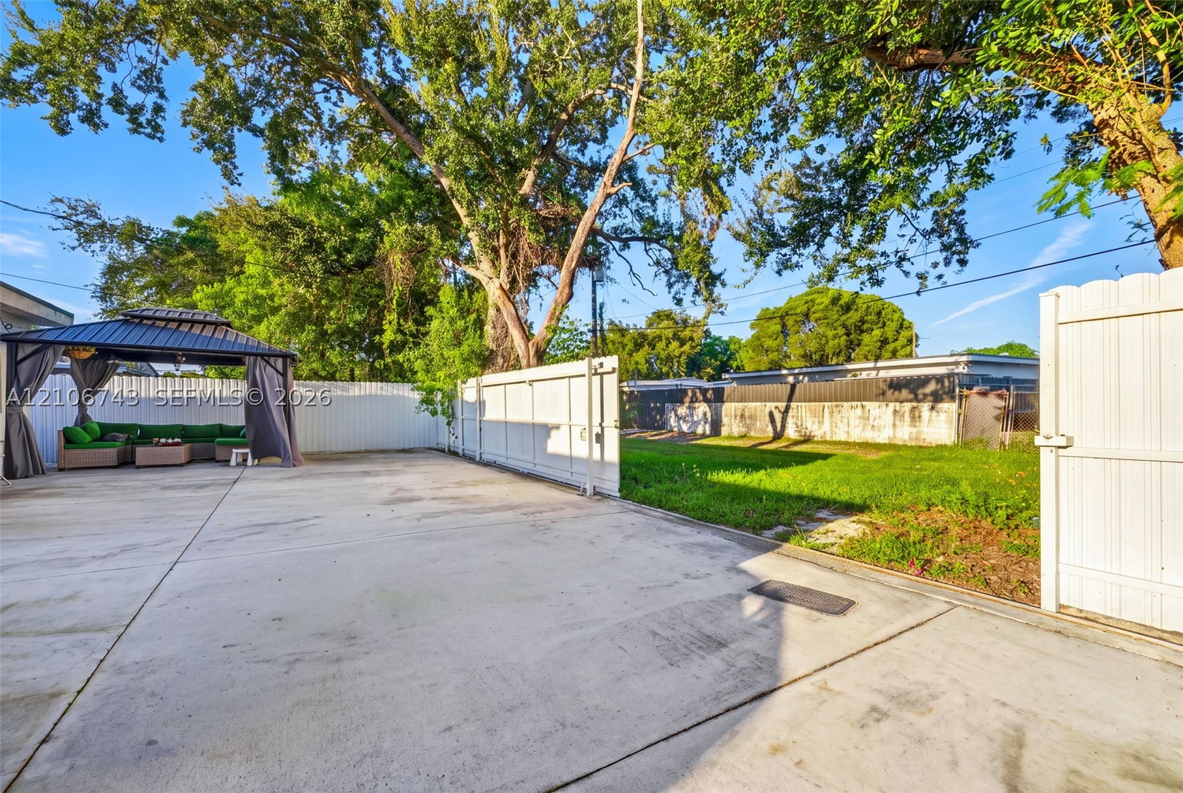 14181 NW 23rd Ct, Opa Locka FL 33054