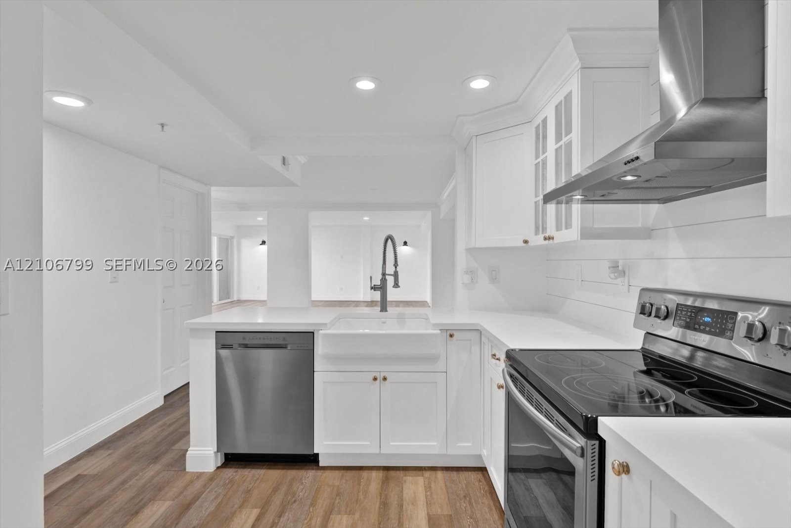 323 Navarre Ave #202, Coral Gables FL 33134