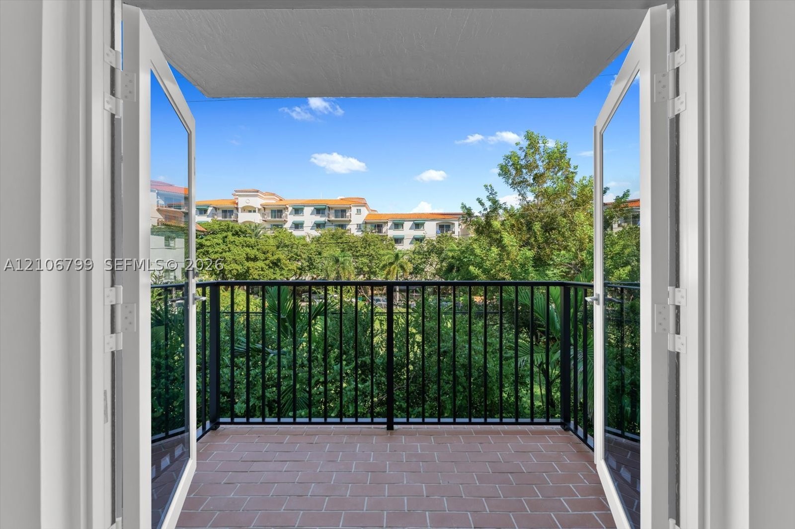 323 Navarre Ave #202, Coral Gables FL 33134