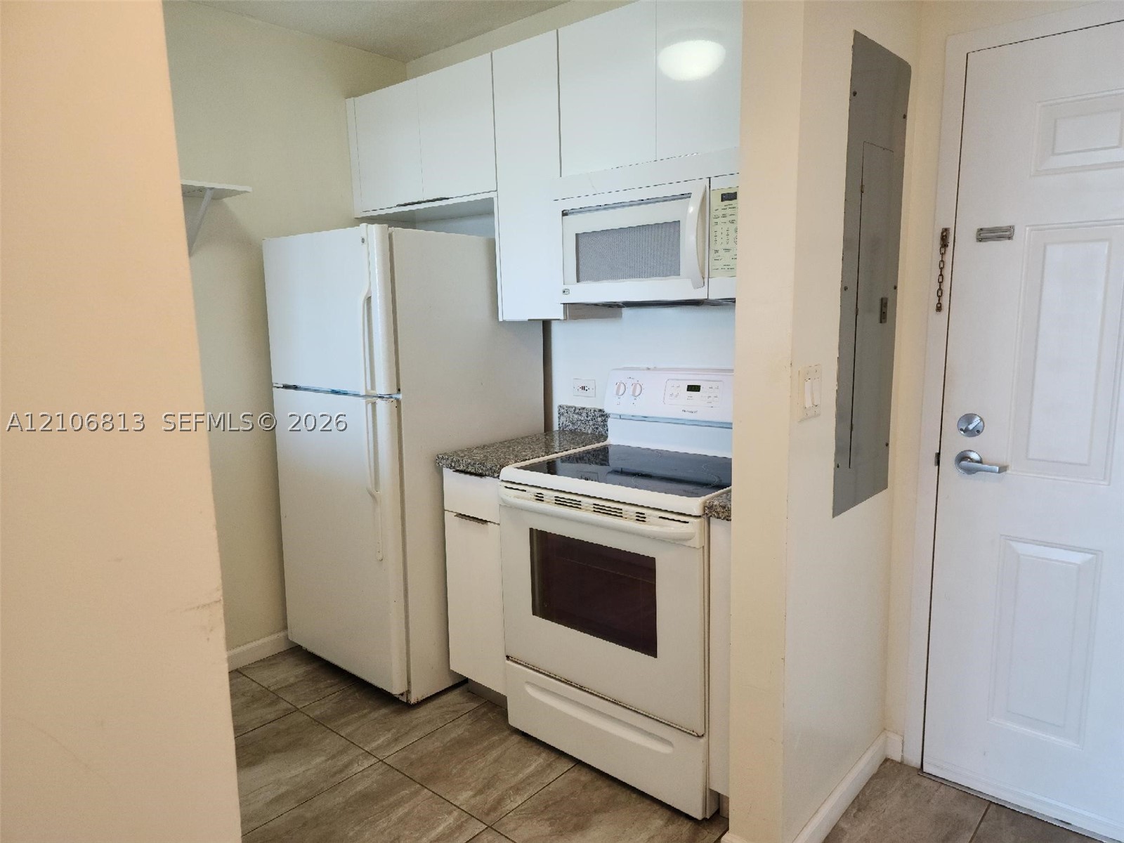 900 SW 8th St #902, Miami FL 33130