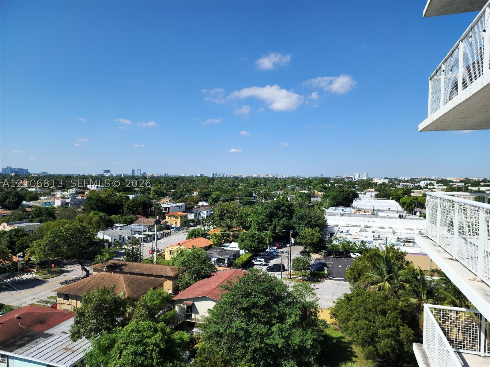 900 SW 8th St #902, Miami FL 33130