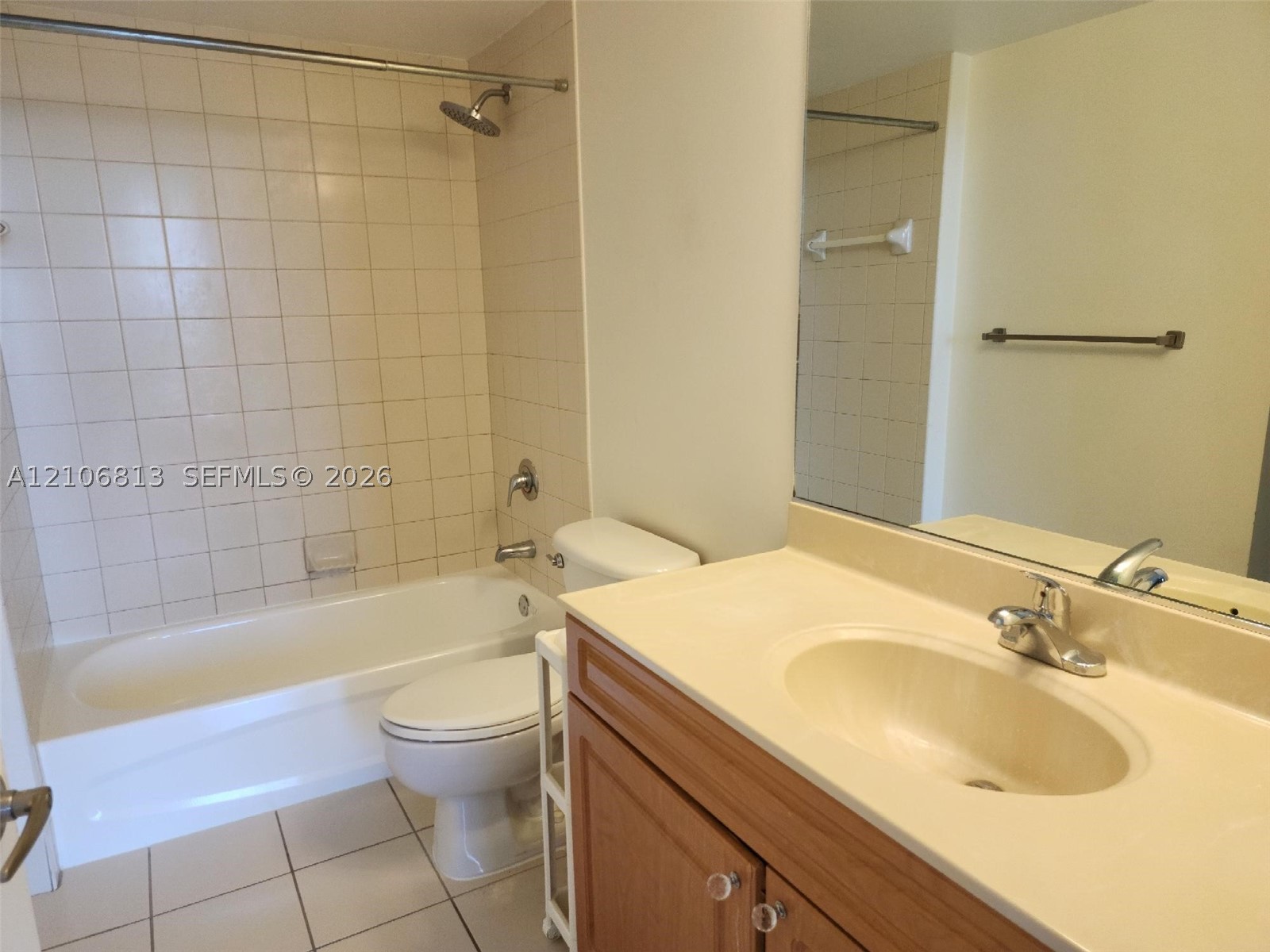 900 SW 8th St #902, Miami FL 33130