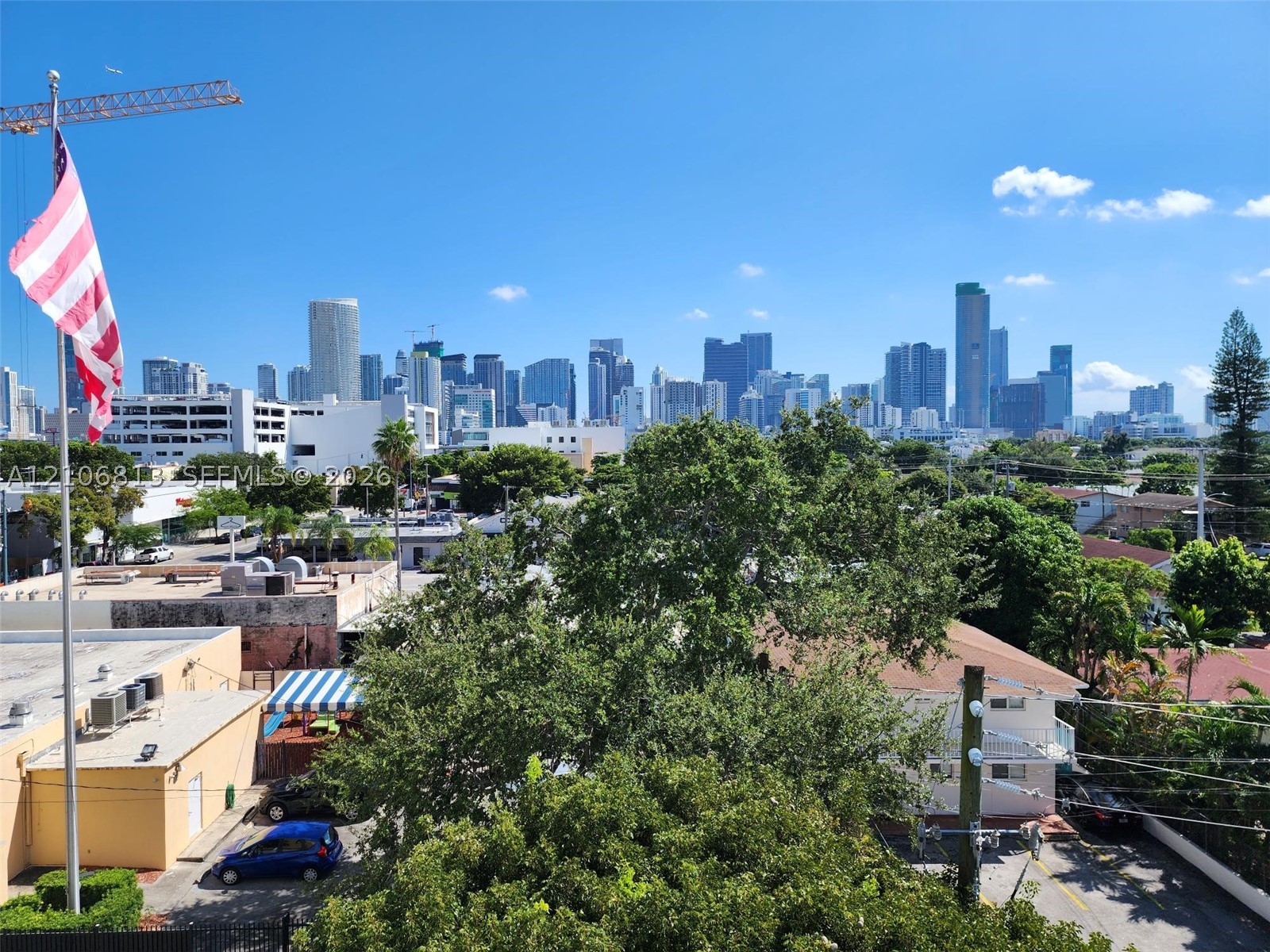 900 SW 8th St #902, Miami FL 33130