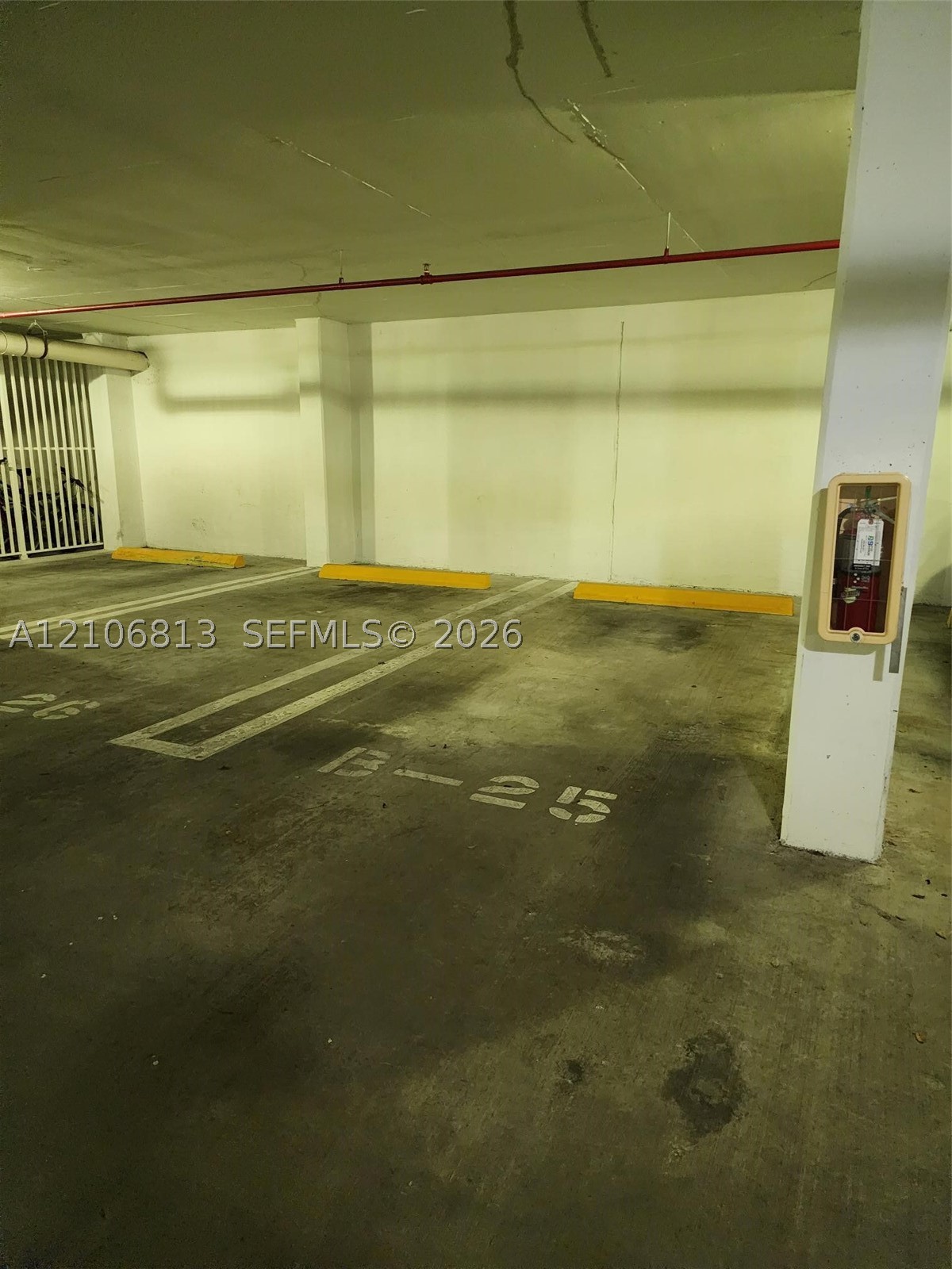 900 SW 8th St #902, Miami FL 33130