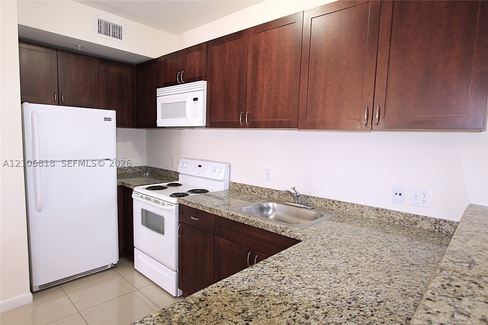 909 SW 15 AV #3, Miami FL 33135