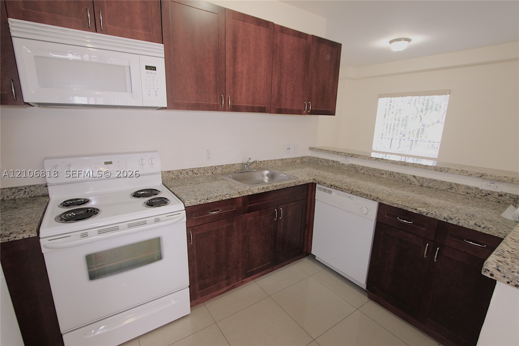 909 SW 15 AV #3, Miami FL 33135